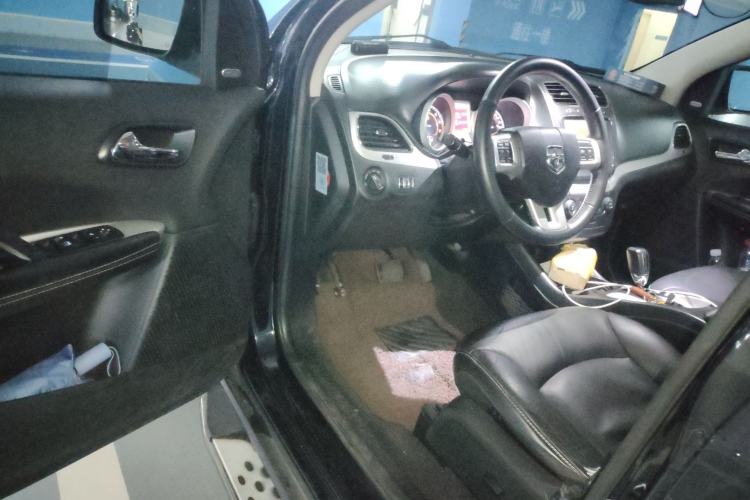 Used Dodge Journey 2013 2.4L Two-Wheel Drive Luxury Version