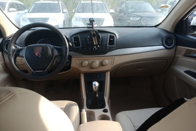 Used Roewe 350 2015 1.5L Manual Luxury Sunroof Edition Center Console