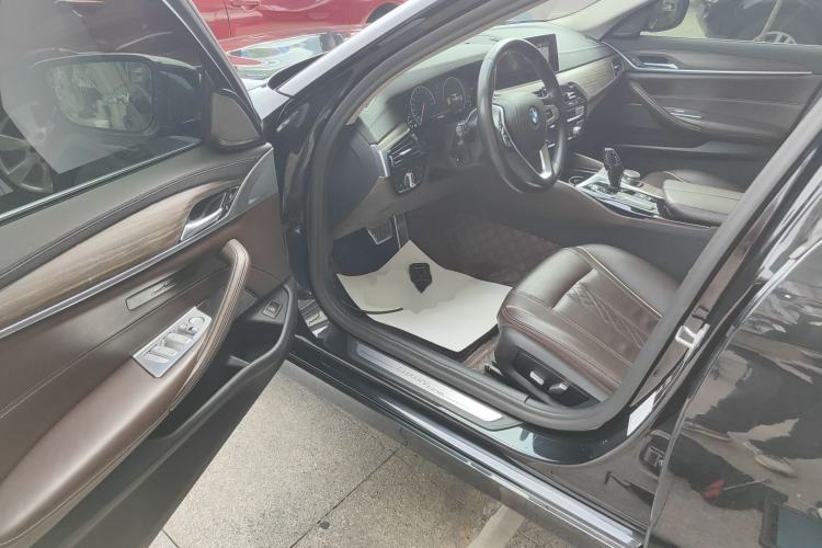 Used BMW 5 Series 2019 Facelifted 530Li Luxury Edition Premium Package
