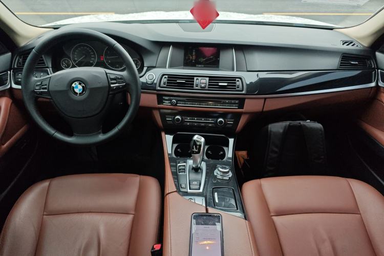 Used BMW 5 Series 2014 520Li Elegant Model
