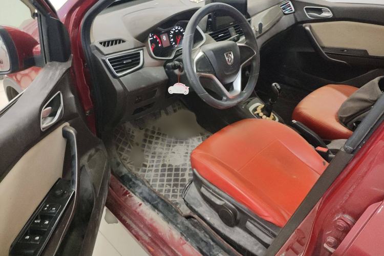 Used Baojun 310W 2017 1.5L Manual Comfort Version China VI Emission Standard