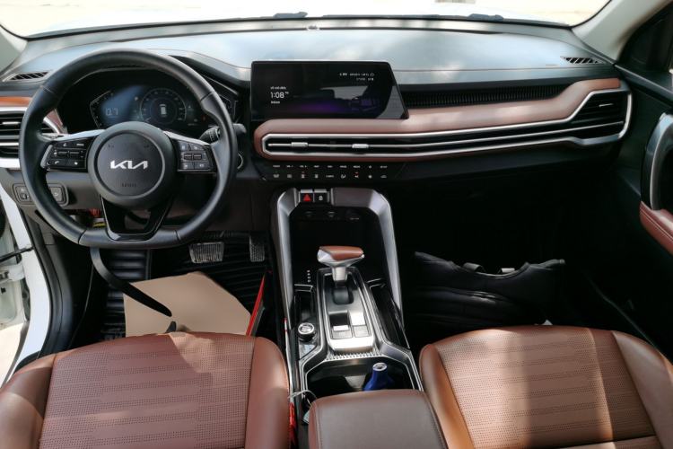 Used Kia Sportage R 2021 Ace 2.0L Splendid Edition Center Console