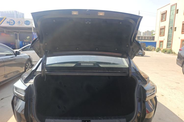 Used Dongfeng Aeolus Yixuan 2024 1.5L Automatic JingSu Edition Trunk