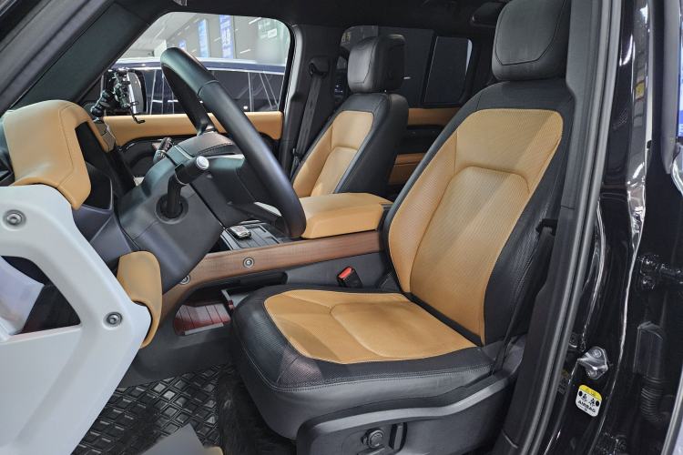 Used Land Rover Defender 2023 Facelift 110 3.0T P400 X-DYNAMIC HSE Left Front Seat