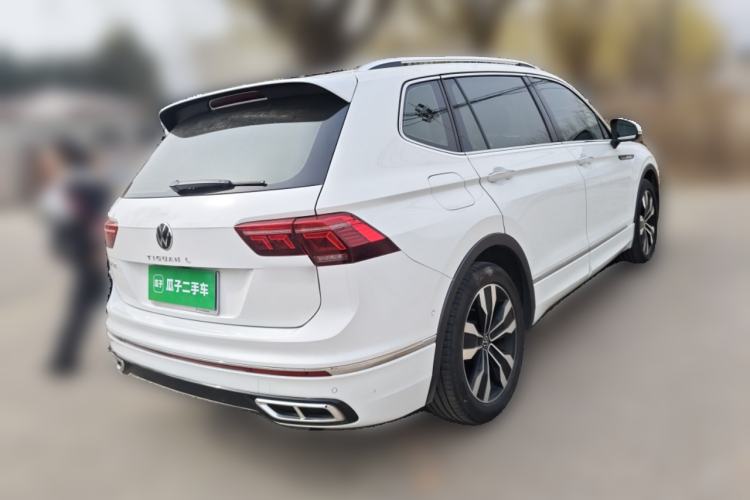 Used Volkswagen Tiguan L 2022 330TSI Automatic Two-Wheel Drive R-Line Enhanced Edition Rear Right 45 Deg