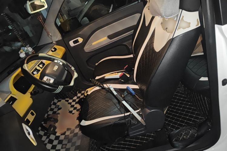 Used Chery QQ Ice Cream 2022 170km Sundae Phosphate Lithium-Ion Left Front Seat