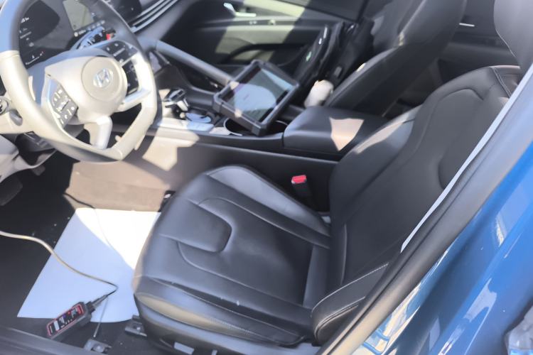 Used Hyundai Elantra 2022 1.5L CVT LUX Prestige Edition
