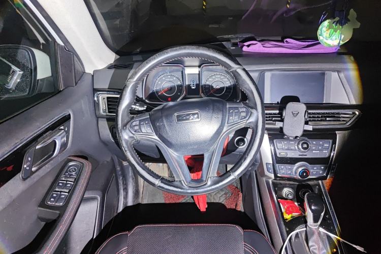 Used Zotye Domy X5 2015 1.5T CVT ZhiXian Model China IV Standard Steering Wheel