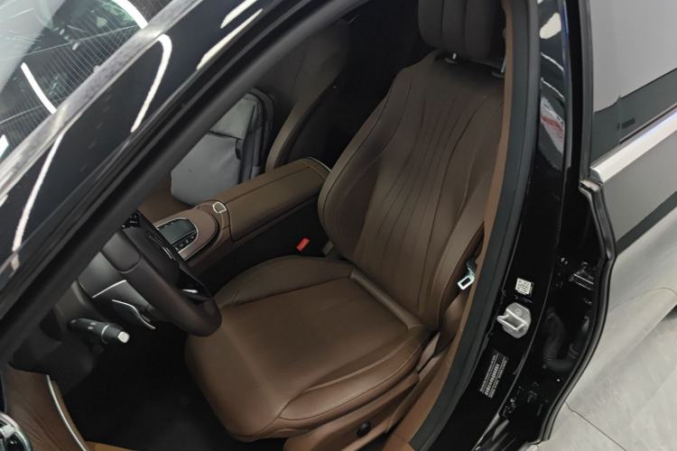 Used Mercedes-Benz E-Class 2023 Updated E 300 L Luxury Edition Left Front Seat