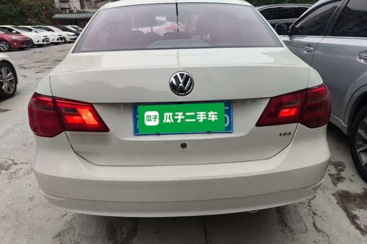 Used Volkswagen Jetta 2015 Value Edition 1.6L Manual Fashionable Style
