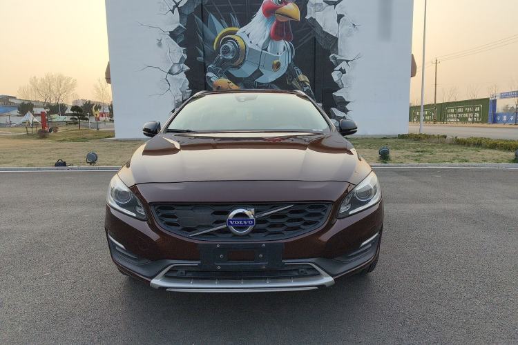 Used Volvo V60 2016 Cross Country T6 AWD
