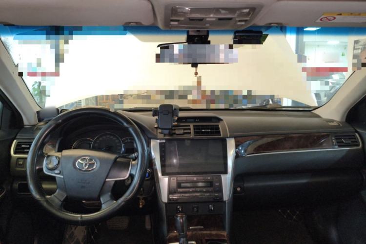 Used Toyota Camry 2016 2.0G 10th Anniversary Leading Edition Center Console