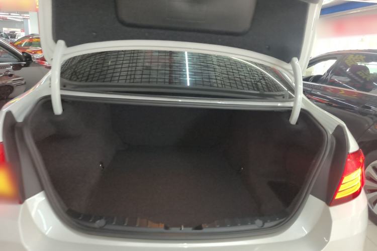 Used BMW 5 Series 2015 520i Elegant Edition Trunk