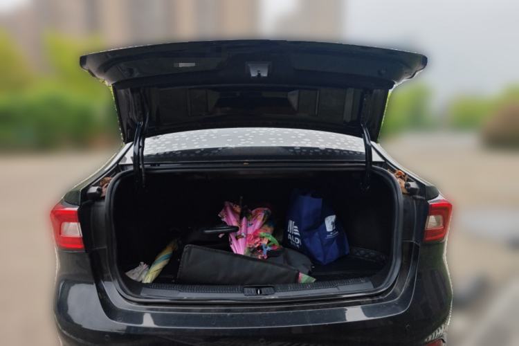 Used Roewe i5 2019 1.5L Automatic 4G Connected Linghao Flagship Edition Trunk