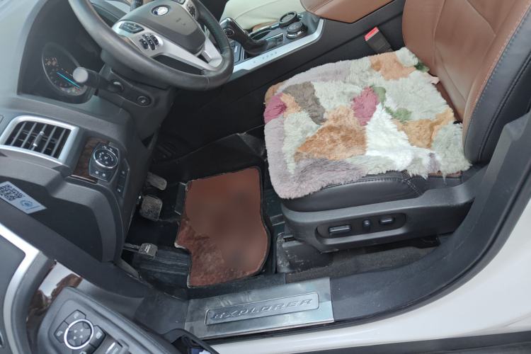 Used Ford Explorer 2013 3.5L Deluxe Model
