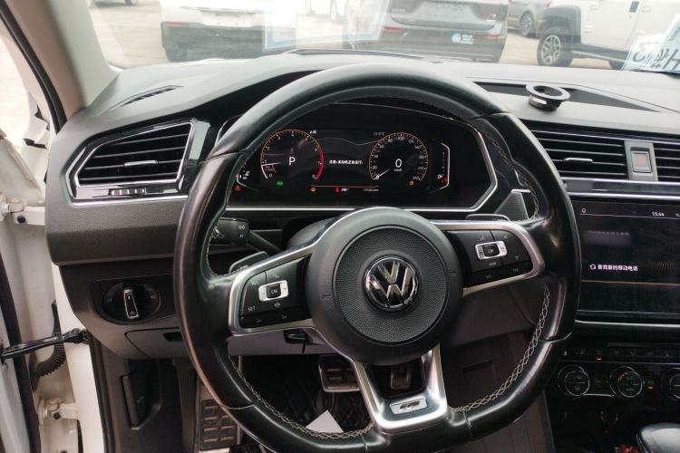 Used Volkswagen Tiguan L 2020 330TSI Automatic Two-Wheel Drive R-Line Flagship Version China VI Standard
