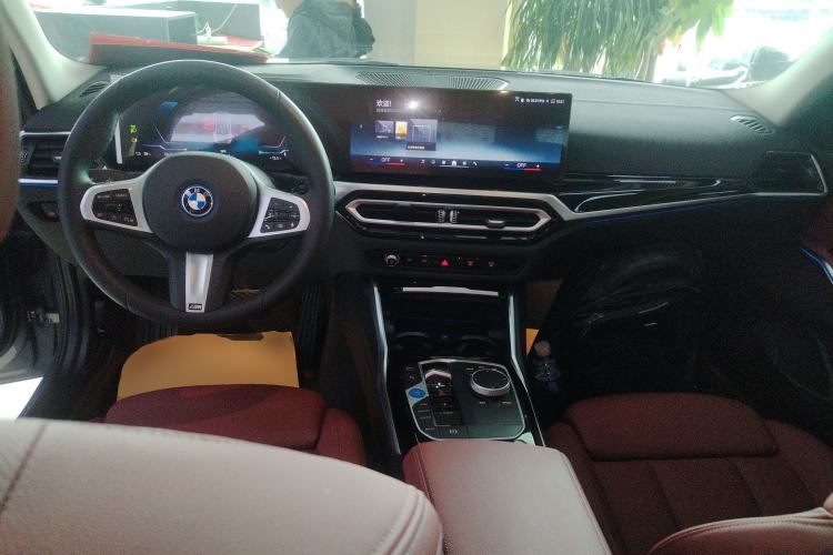 Used BMW i3 2024 eDrive 35 L
