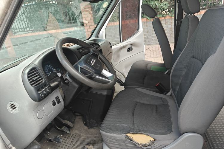 Used JMC Transit 2019 2.8T Commercial Version Short Wheelbase Mid-Roof 6-Seater China VI JX493