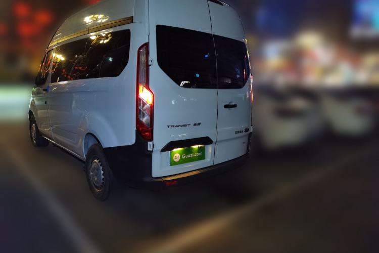 Used Ford Transit 2023 2.0T Gasoline Automatic Multi-Function Commercial Vehicle Short Wheelbase Mid-Roof Design 5/6 Seats
