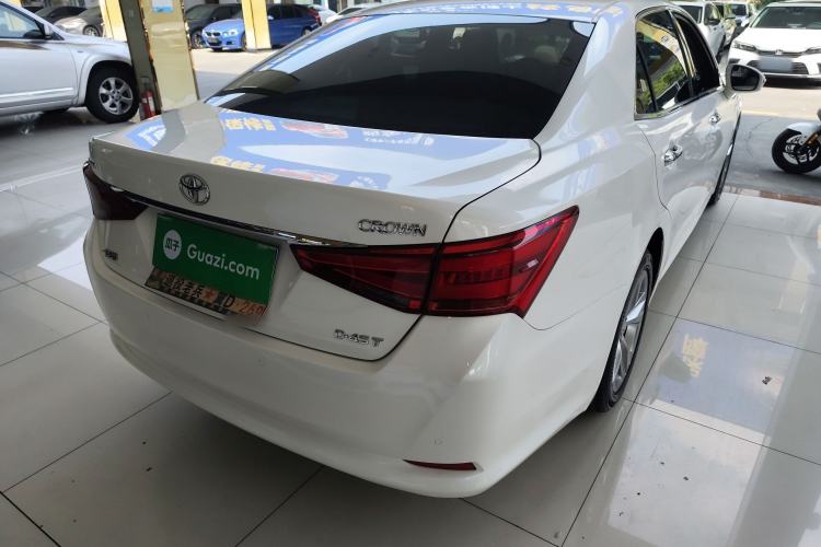 Used Toyota Crown 2015 2.0T Fashion Edition
