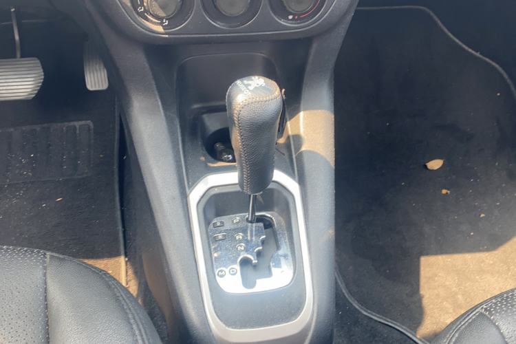 Used Peugeot 301 2014 1.6L Automatic Comfort Edition Gear Lever