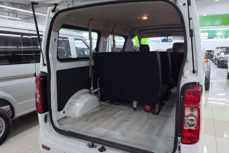 Used Chana Ruixing EM60 2023 All-Electric Coach 4525 mm Long Flat Roof with Rear-Hinged Doors 6 Seats 60 kW 38.7 kWh