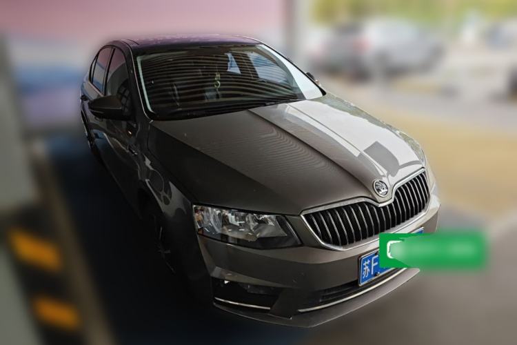 Used Skoda Octavia 2017 1.6L Automatic Chuanxing Edition Front Right 45 Deg