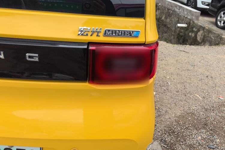 Used Wuling Hongguang MINIEV 2022 Macaron Premium Model – Lithium Iron Phosphate Right Rear Taillight