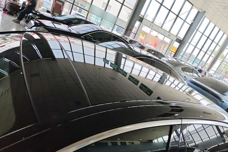 Used Mercedes-Benz E-Class 2016 E 300 L Sporty and Stylish Model