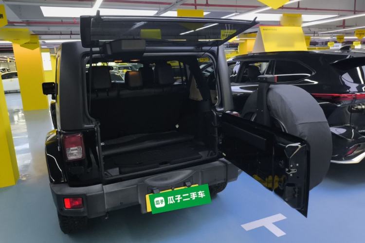 Used Jeep Wrangler 2015 3.0L Sahara Four-Door Comfort Edition
