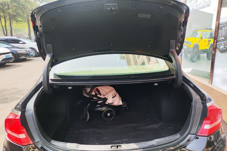 Used Buick LaCrosse 2018 20T Elite Edition Trunk