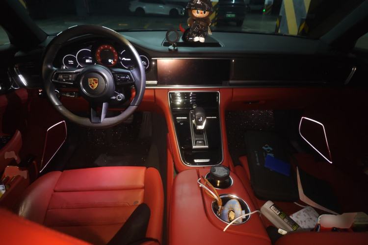 Used Porsche Panamera 2023 Panamera Executive Long Wheelbase Platinum Edition 2.9T Center Console