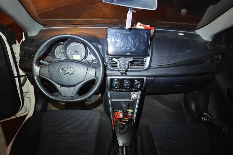 Used Toyota YARiS L Zhi Xiang 2021 1.5L CVT Leading Edition Center Console