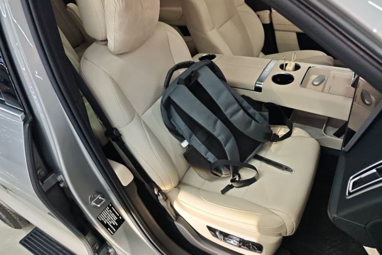 Used Li Auto L8 2023 Pro Model
