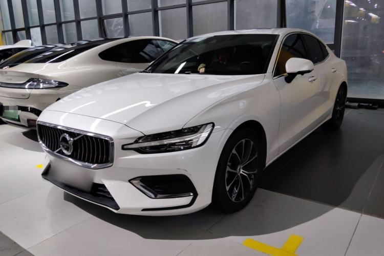 Used Volvo S60 2021 T4 Zhiyi Luxury Edition
