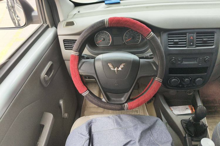 Used Wuling Rongguang V 2016 1.5L Practical Version