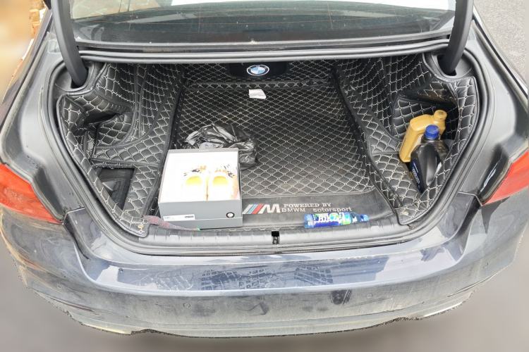 Used BMW 5 Series 2018 Restyled 530Li Leading Edition M Sport Package Trunk