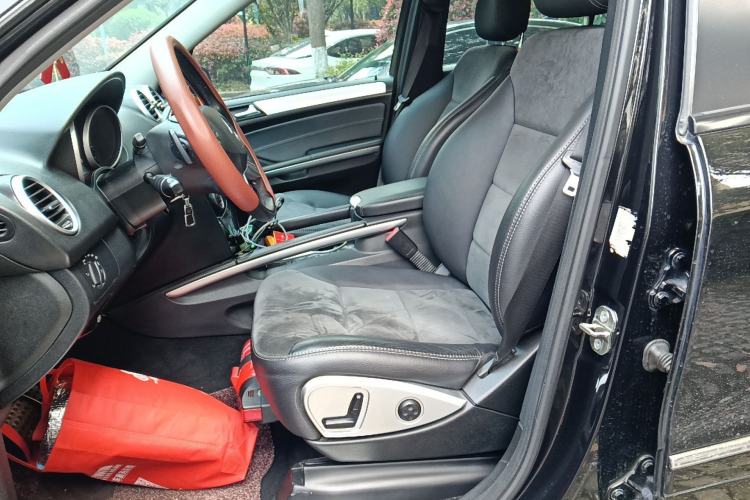 Used Mercedes-Benz M-Class 2010 ML 300 4MATIC
