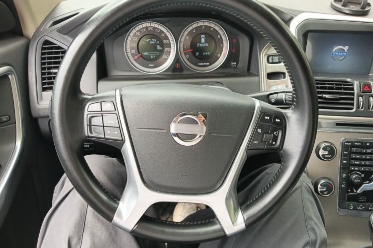 Used Volvo XC60 2012 T5 Comfort Edition Steering Wheel