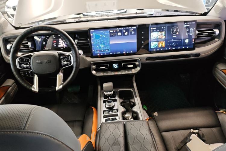 Used BAIC Off-Road BJ40 2024 2.0T All-New Urban Hunter Edition Chivalrous Style