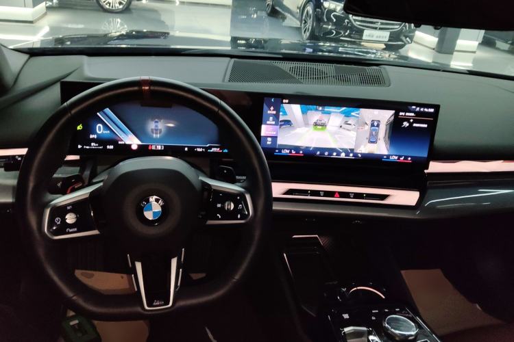 Used BMW 5 Series 2024 530Li Leading Model M Sport Package Center Console