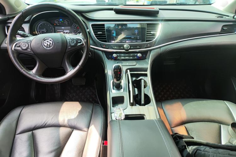 Used Buick LaCrosse 2018 20T Elite Edition Center Console