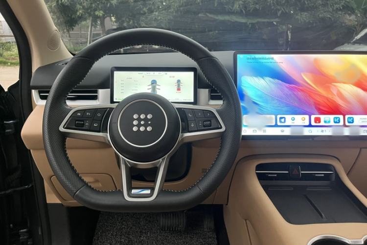 Used Landian E5 PLUS 2025 165 km Long-Range Version Pro 7-Seater
