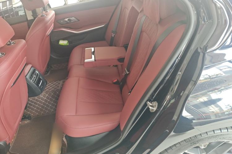 Used BMW 3 Series 2025 330Li M Sport Shadowline Package Left Rear Seat