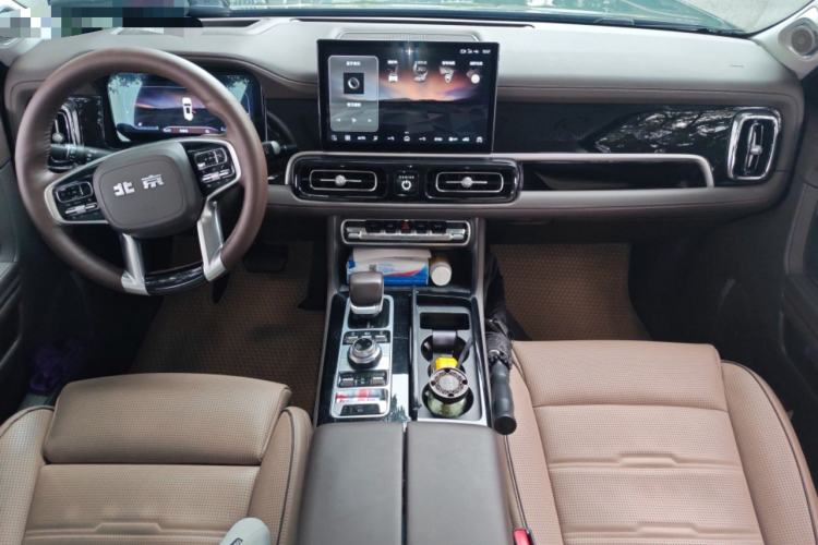 Used BAIC Off-Road BJ60 2022 2.0T Version 11 Five Seats Center Console