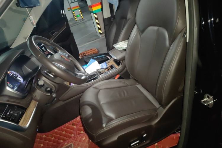 Used Roewe RX8 2019 30T Smart Connectivity Two-Wheel Drive Supreme Flagship Edition
