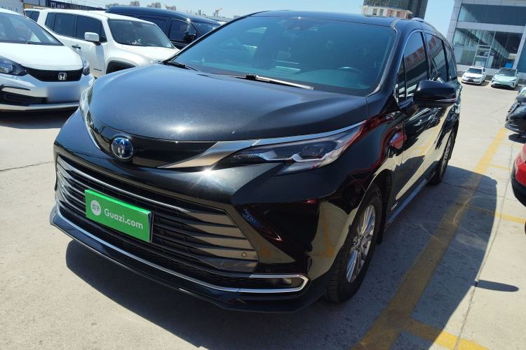 Used Toyota SIENNA 2021 2.5L Hybrid Premium Edition