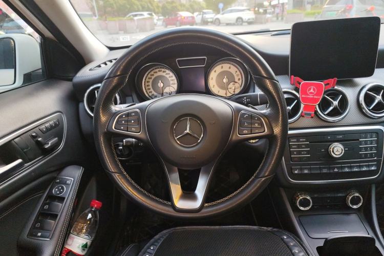 Used Mercedes-Benz GLA 2017 GLA 220 4MATIC Fashion Model
