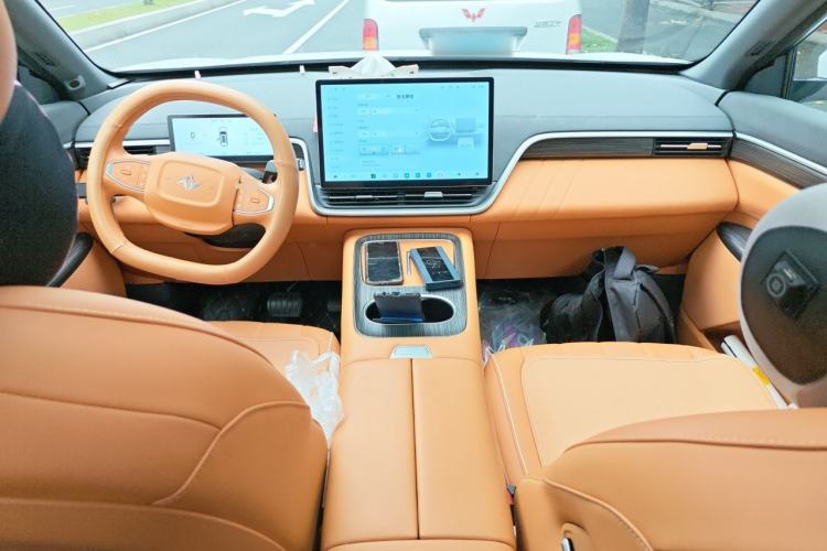 Used Dongfeng eπ eπ008 2025 636Max All-Electric 5-Seater Center Console