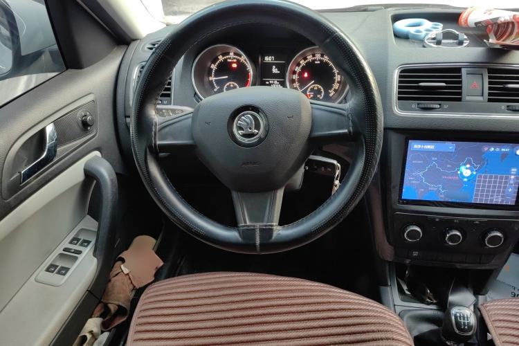 Used Skoda Yeti 2017 1.6L Manual Front-Wheel-Drive Version
